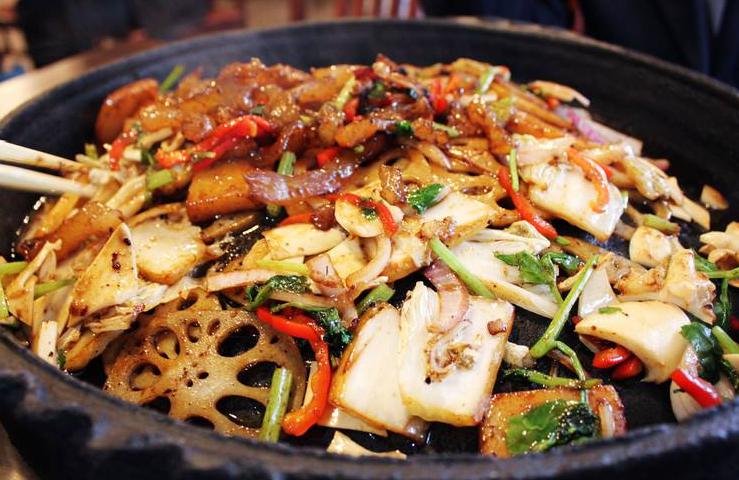 贵人黔行 | 草场花海、玉海天梯、悬崖酒店⋯⋯六盘水野玉海玩法竟然这么多，安排！