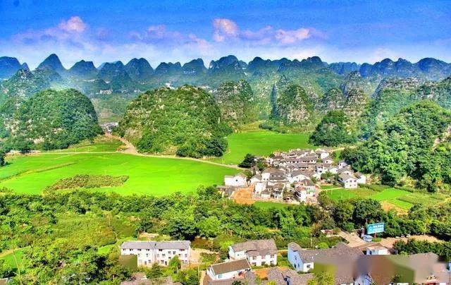 出游 | 湖光山色美不胜收！到兴义一定要去这些地方走走！