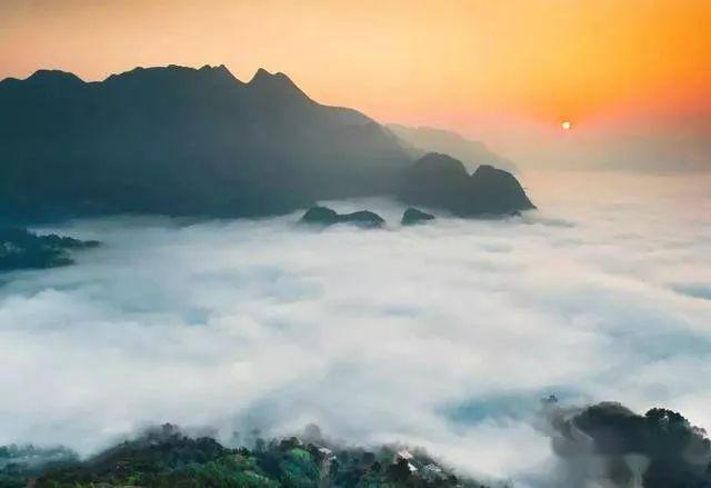 出游 | 湖光山色美不胜收！到兴义一定要去这些地方走走！