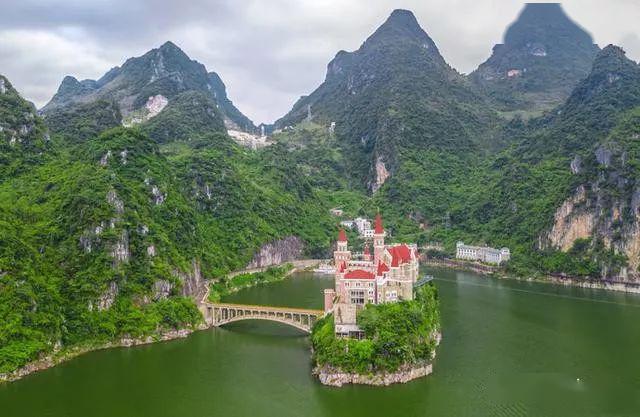 出游 | 湖光山色美不胜收！到兴义一定要去这些地方走走！